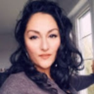 Meet your Posher, Dee